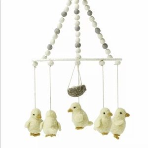 Petit Pehr Chick Mobile
